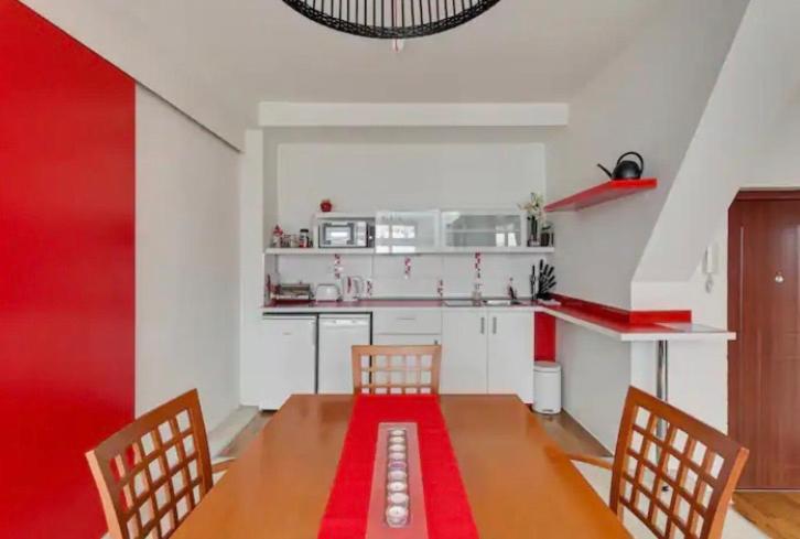 Lenka'S Cozy Red Studio + Lenka'S Cozy Gold Apartment プラハ エクステリア 写真