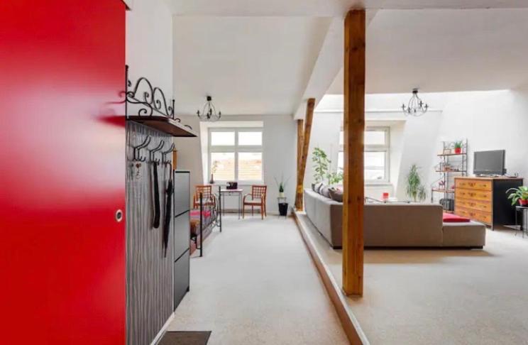 Lenka'S Cozy Red Studio + Lenka'S Cozy Gold Apartment プラハ エクステリア 写真