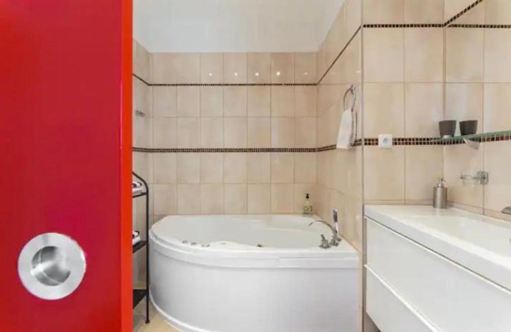Lenka'S Cozy Red Studio + Lenka'S Cozy Gold Apartment プラハ エクステリア 写真